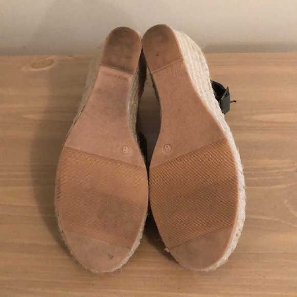 Gap Dark Green Faux Suede Wedges 💚 - Picture 5 of 5